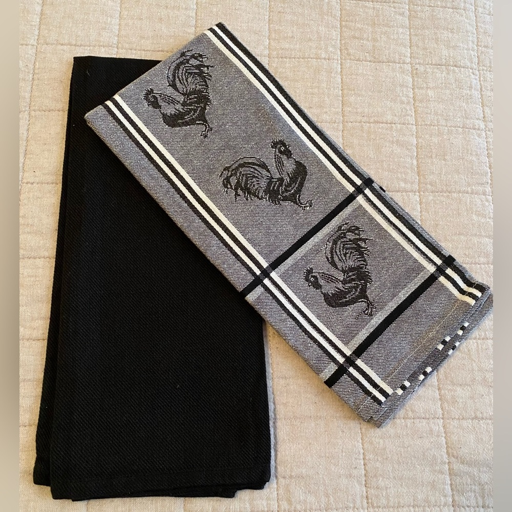 Brand New Black and White Kitchen Towel Set!!